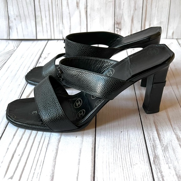 Authentic Chanel Slides- size 38.5- true to size- SUPER comfy - Picture 2 of 9